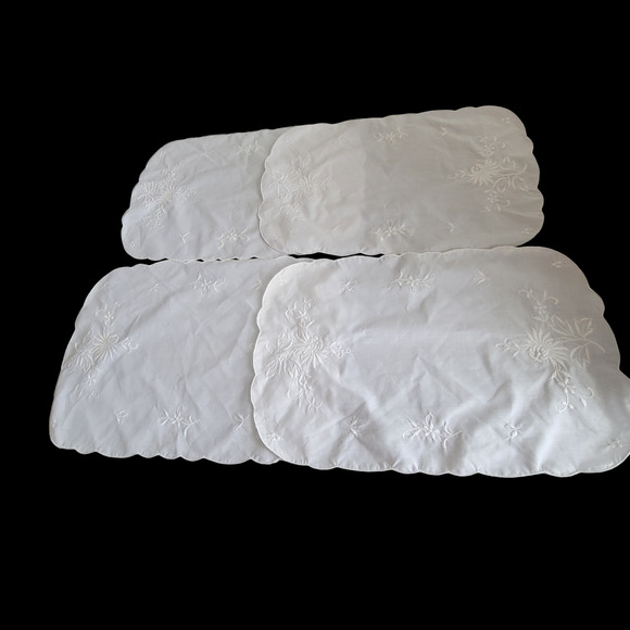 Vintage White Linen Doilies, Vanity Cloth, Dressers Scarf Embroidery Set of 4 - Picture 4 of 9